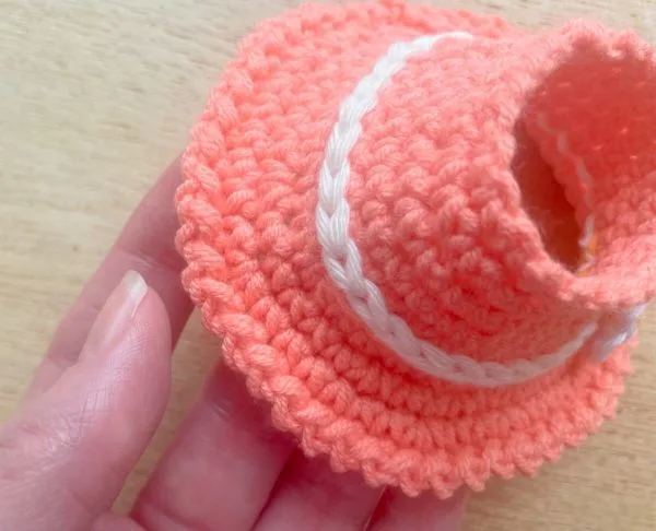 A simple chain 1 slip stitch border gives the hat a fancy finishing touch