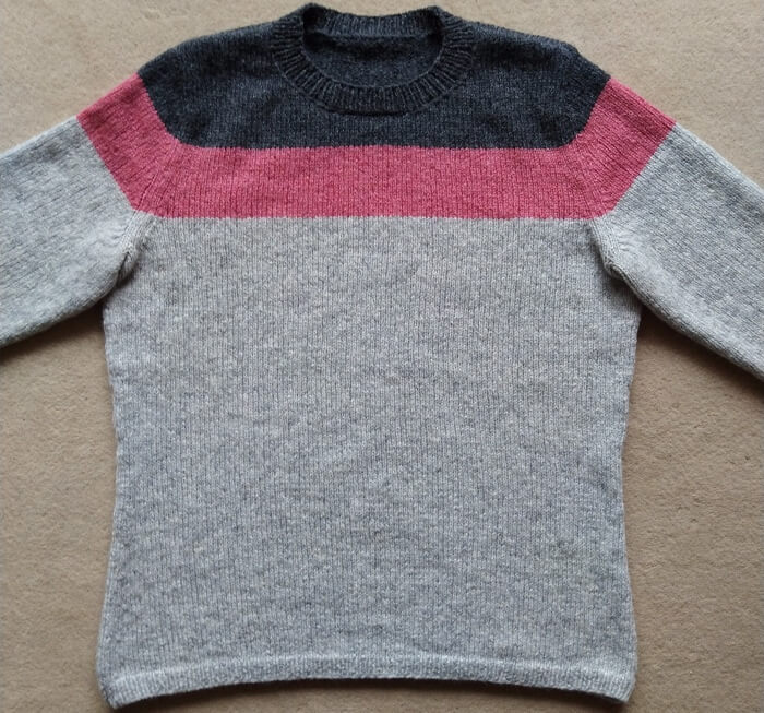 Veneto striped grey and pink sweater knit in 4 pieces